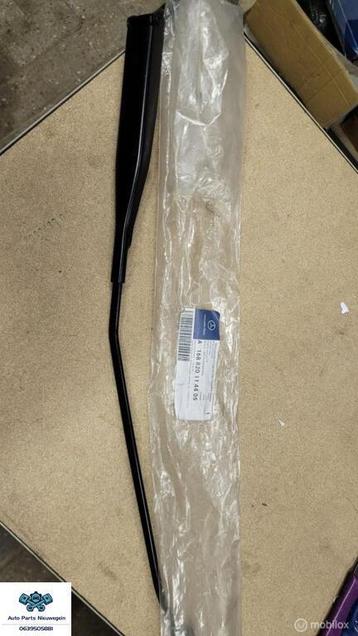 Ruitenwisserarm links voor beschikbaar voor biedingen