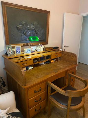 Antiek eiken bureau met stoel en bronzen afbeelding honden, Ophalen