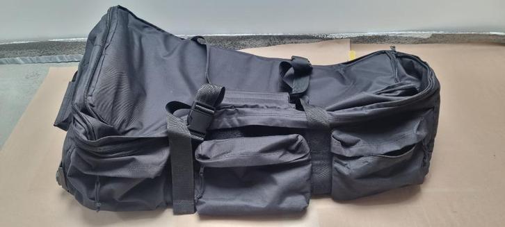 "Amerikaanse" militaire Reiskoffer, Handtassen en Accessoires, Koffers, Zo goed als nieuw, Zacht kunststof, 70 cm of meer, 35 tot 45 cm