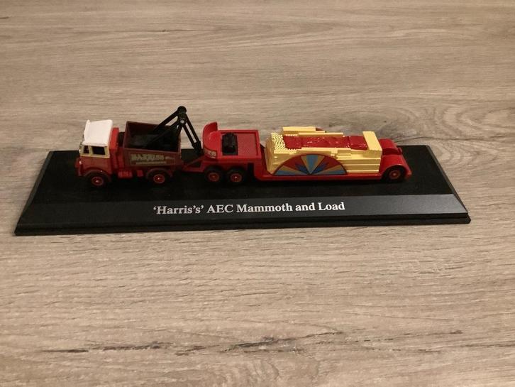 Miniatuur Vrachtwagen "Harri's' Mammoth and load circus, Hobby en Vrije tijd, Modelauto's | Overige schalen, Zo goed als nieuw