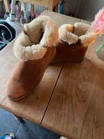 Zeer mooie nieuwe uggs 39 knokke 225, Enlèvement ou Envoi, Comme neuf