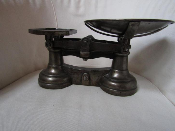 Sublime balance type Roberval du 19 ème , en fonte, Antiquités & Art, Antiquités | Outils & Instruments, Enlèvement ou Envoi