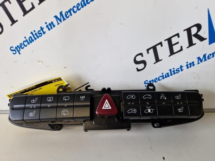 Paniekverlichtings Schakelaar van een Mercedes Vito, Auto-onderdelen, Dashboard en Schakelaars, Mercedes-Benz, Gebruikt, 3 maanden garantie