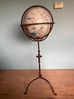 Wereldbol op gietijzeren staander, Antiek en Kunst, Ophalen