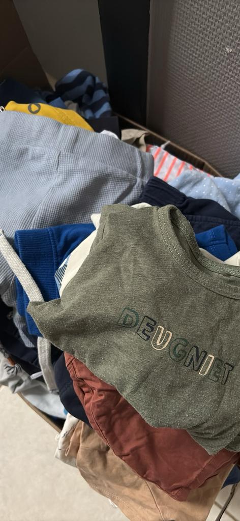 Grote doos vol jongenskledij, Enlèvement, Comme neuf