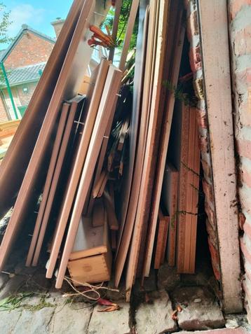 Gratis afvalhout/brandhout, Moins de 3 m³, Enlèvement, Autres essences de bois, Bûches