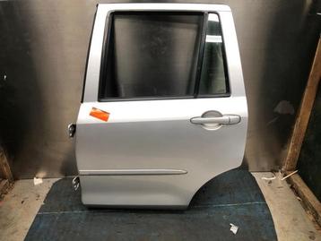 Portier 4Deurs links-achter van een Mazda 2. beschikbaar voor biedingen