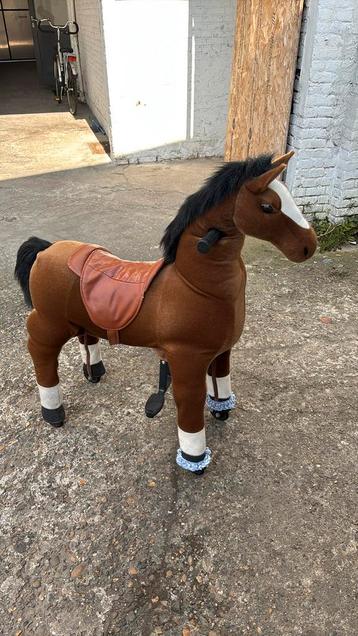 Speelgoed paard beschikbaar voor biedingen
