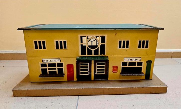 Märklin Bahnhof, Hobby en Vrije tijd, Modeltreinen | Overige schalen, Gebruikt, Märklin, Ophalen