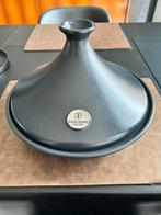 Zwarte Tajine Emile Henry. Nieuwprijs 90 €. Cash betaling., Huis en Inrichting, Keuken | Potten en Pannen, Ophalen, Nieuw