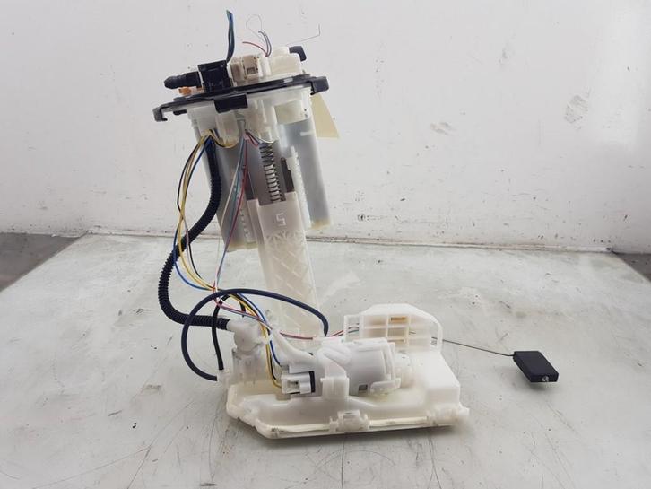 POMPE CARBURANT ELECTRIQUE Yaris IV (P21 / PA1 / PH1), Autos : Pièces & Accessoires, Systèmes à carburant, Toyota, Utilisé