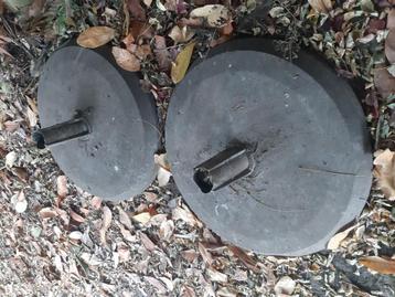 Gratis: twee extra zware (+50kg) betonnen parasolvoeten beschikbaar voor biedingen