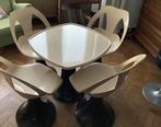 Space age tafel en stoelen, Ophalen