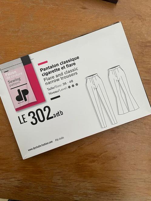 Naaipatroon DP Studio - Le 302, Hobby en Vrije tijd, Naaien en Fournituren, Zo goed als nieuw, Overige typen, Ophalen of Verzenden