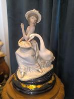 Porselein LLADRO beeld ,h 23 cm, Antiek en Kunst, Ophalen
