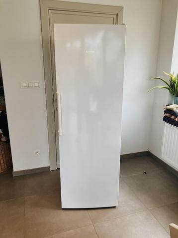 Witte ééndeurs frigo Siemens beschikbaar voor biedingen