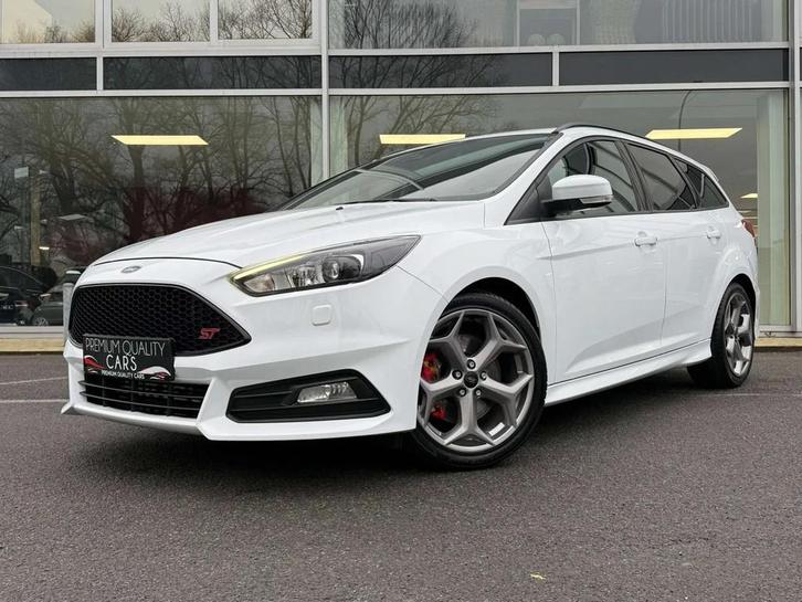 Ford Focus ST / CARPLAY / HEATED RECARO SEATS / SENSOREN /, Autos, Ford, Entreprise, Achat, Focus, ABS, Airbags, Air conditionné