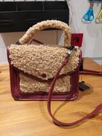 Nieuwe kleine bordeaux handtas met teddy, Handtassen en Accessoires, Tassen | Damestassen, Ophalen of Verzenden, Nieuw, Handtas