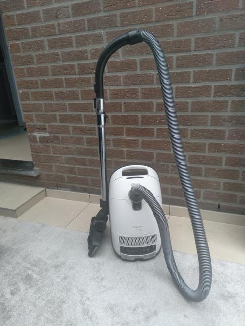 aspirateur miele C3 ,prix fixe !!!, Elektronische apparatuur, Stofzuigers, Gebruikt, Stofzuiger, Ophalen of Verzenden