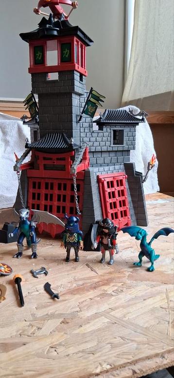 Playmobil drakenkasteel met extra's  beschikbaar voor biedingen