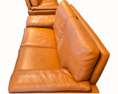Twee Cognac kleurig lederen driezit , Italiaans model, Huis en Inrichting, Zetels | Zetels, Gebruikt, Driepersoons, 150 tot 200 cm