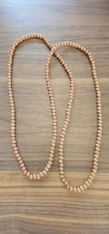 halsketting van houten kralen beschikbaar voor biedingen