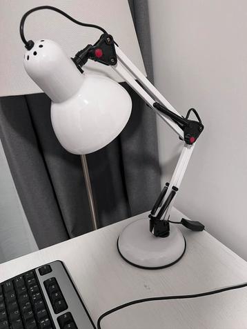 Lampe de bureau beschikbaar voor biedingen