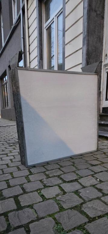 Zeer licht lichtbord van volledig PVC beschikbaar voor biedingen