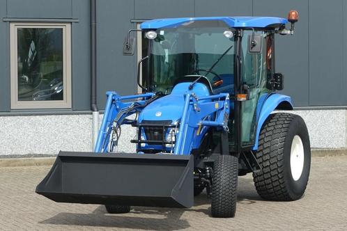 New Holland Boomer 3050 4wd CVT / 03910 Draaiuren / Full Opt, Articles professionnels, Agriculture | Tracteurs, New Holland, Utilisé