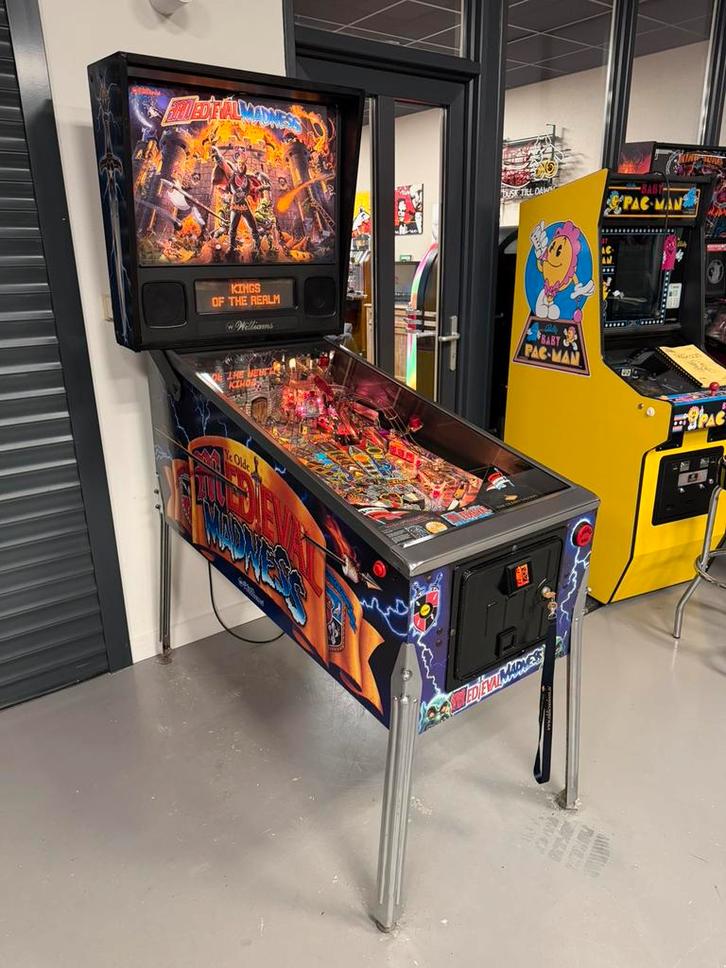Prachtige flipperkast Williams Medieval Madness Pinball, Verzamelen, Automaten | Flipperkasten, Zo goed als nieuw, Dot-matrix