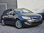 Opel Astra CARPLAY * ECRAN * CRUISE * (bj 2011), Auto's, Opel, Euro 5, Stof, Gebruikt, Zwart