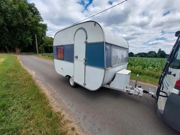 Propere Adria caravan -750kg keuringsvrij beschikbaar voor biedingen