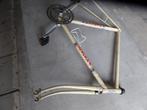Stalen retro racefiets frame, maat 56. Ophalen voor 5  euro., Fietsen en Brommers, Fietsen | Oldtimers, 55 tot 59 cm, Ophalen of Verzenden