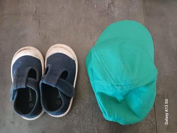 Babby Schoentjes + petje   beschikbaar voor biedingen