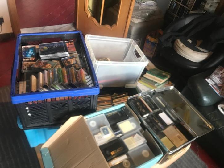 * Zèèr grote partij geluids en beelddragers cassettes etc *, Cd's en Dvd's, Cassettebandjes, Gebruikt, Voorbespeeld, Pop, 26 bandjes of meer
