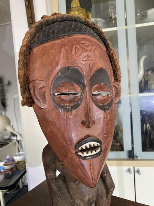 Chokwe masker (Mwano Chihongo)met haarkap, Antiek en Kunst, Kunst | Niet-Westerse kunst, Ophalen of Verzenden