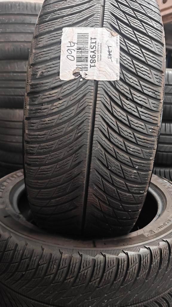 245/45r18 110v Michelin 50€ l'unité avec support et équilibr, Autos : Pièces & Accessoires, Carrosserie & Tôlerie, Audi, BMW, Citroën
