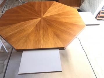 Salontafel / Kaarttafel beschikbaar voor biedingen