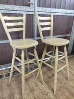 2 tabourets de bar en bois vert olive, Enlèvement