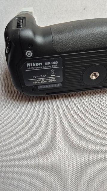 Nikon MB-D80 Multi Power Battery Pack beschikbaar voor biedingen
