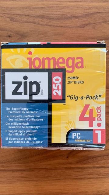 Gesloten handboek+DVD + gesloten Iomega ZIP DISKS 4x250 MB I beschikbaar voor biedingen