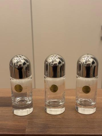 design set per, zout en tandenstokertjes beschikbaar voor biedingen