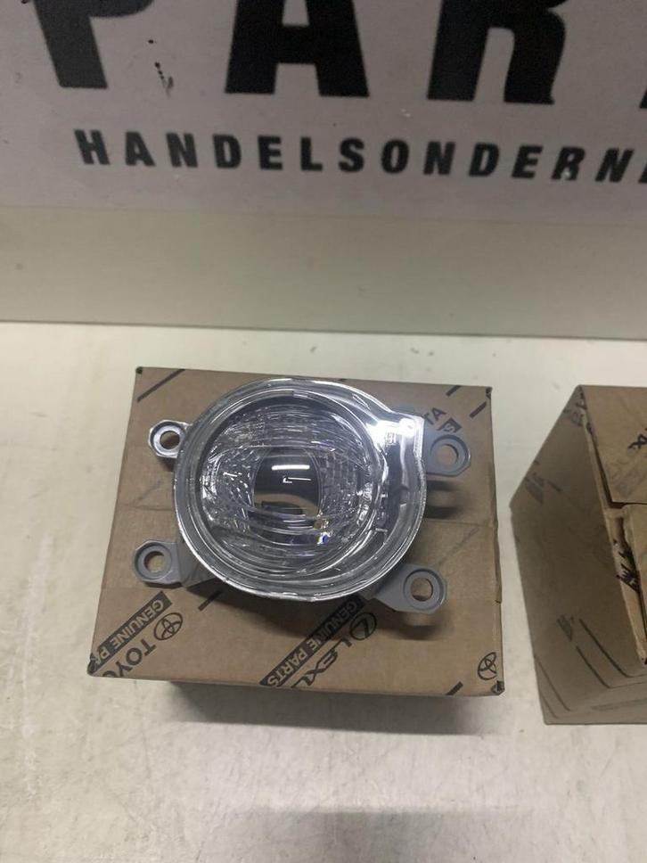Toyota C-Hr mistlamp rechts origineel 81210-02190, Auto-onderdelen, Verlichting, Toyota, Gebruikt, Ophalen of Verzenden