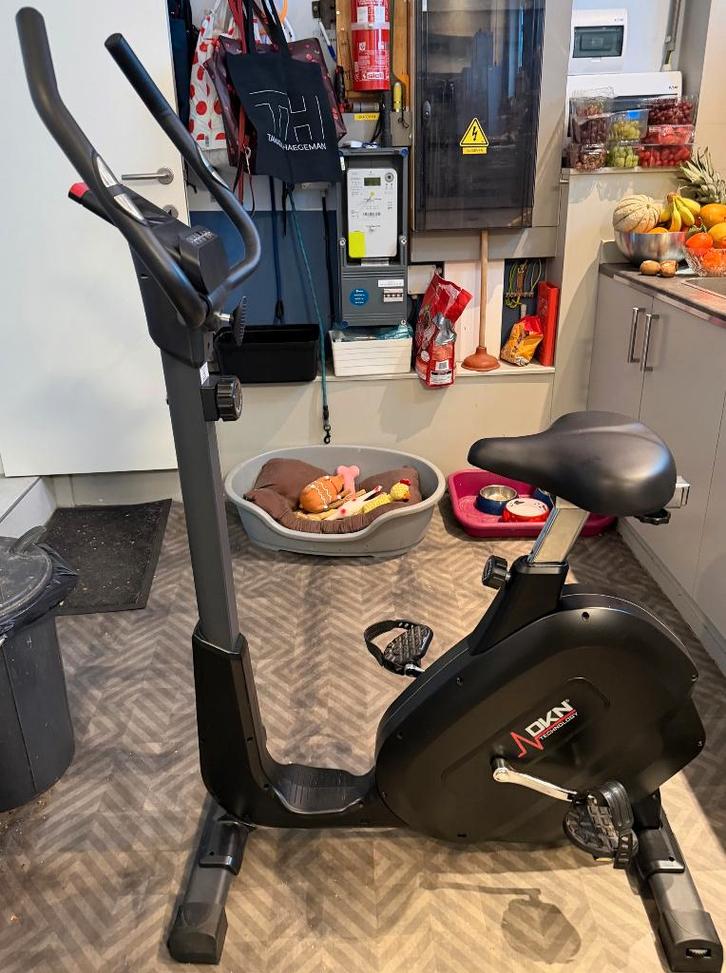 Hometrainer, Sport en Fitness, Fitnessapparatuur, Zo goed als nieuw, Hometrainer, Benen, Metaal, Ophalen