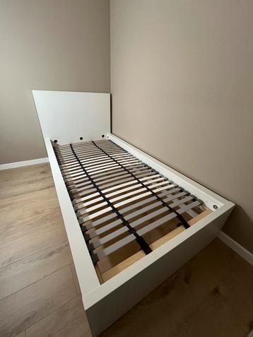 IKEA MALM bedframe wit 90x200 (zonder matras en lattenbodem) beschikbaar voor biedingen