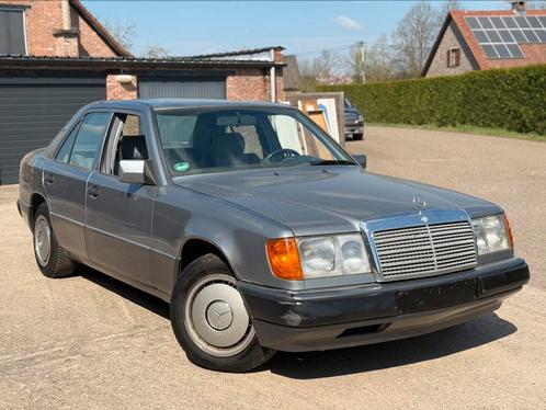 MERCEDES E200 Benzine Oldtimer, Auto's, Oldtimers, Bedrijf, Te koop, ABS, Elektrische buitenspiegels, Elektrische ramen, Radio