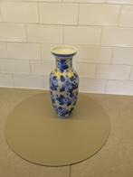 Decoratieve blauw-witte vaas in Delftse stijl, Ophalen