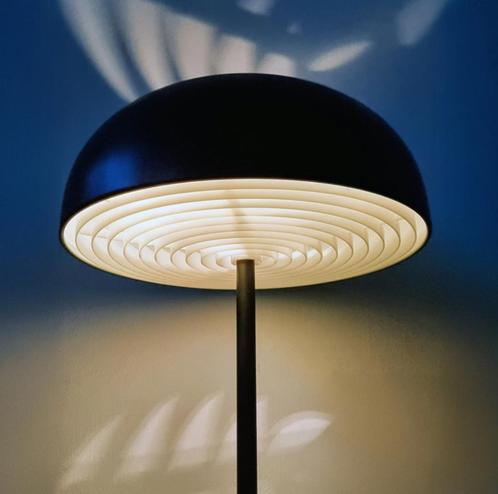 Nymane - Large Black Table Lamp, Huis en Inrichting, Lampen | Tafellampen, Zo goed als nieuw, 50 tot 75 cm, Kunststof, Metaal