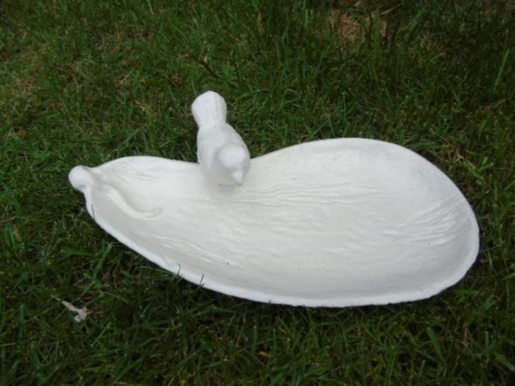 Vogelbad of voerbak, gietijzeren schaal, witte schaal, courg, Tuin en Terras, Tuinbeelden, Nieuw, Dierenbeeld, Metaal, Ophalen
