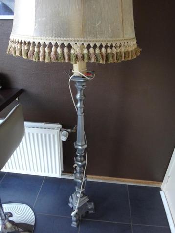 Tinnen lamp beschikbaar voor biedingen
